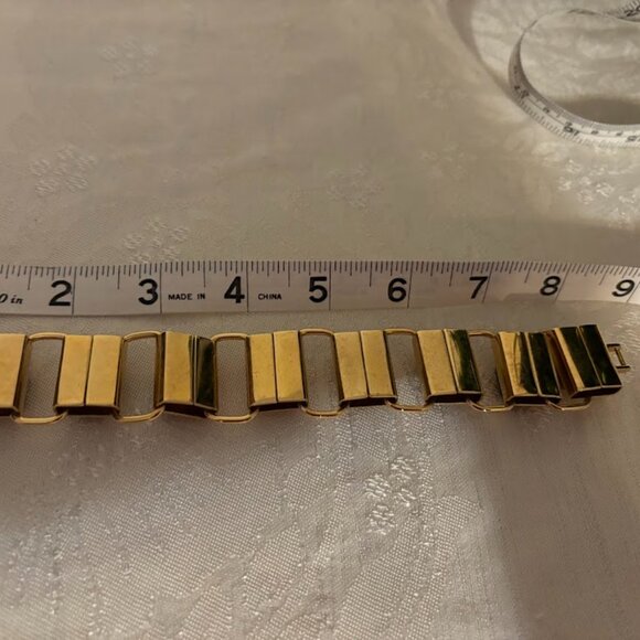 Lord Taylor's Violet Color Bracelet in Gold Tone (8.25") - Picture 9 of 12